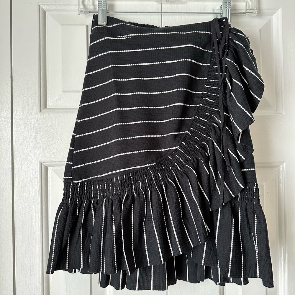 Moon River Striped Black and White Ruffle Wrap Skirt Size XS - Picture 4 of 13